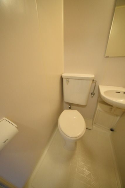 トイレ　★お部屋探しは株式会社タウンハウジング東京まで★