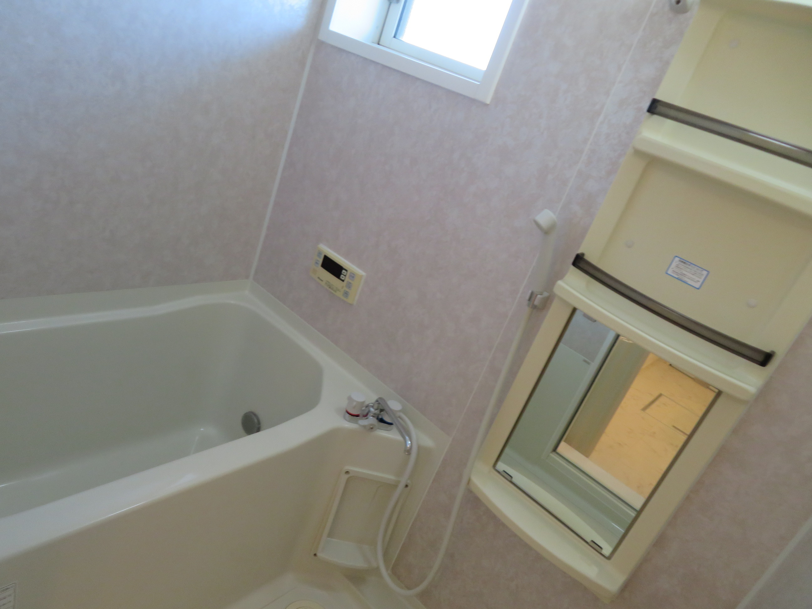 バス・シャワールーム　追い炊き機能付きです！