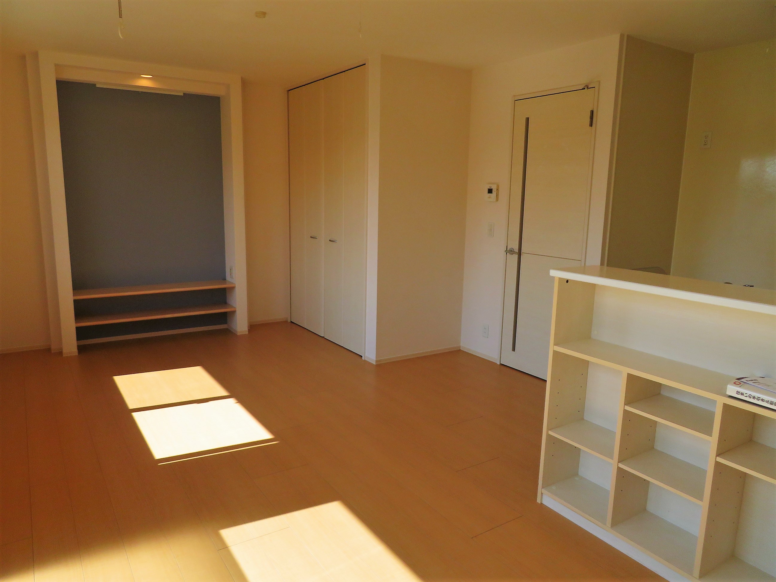 居室・リビング　約13帖の南面リビングです！