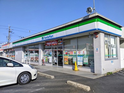 コンビニ　ファミリーマート守山播磨田町店（コンビニ）まで945m