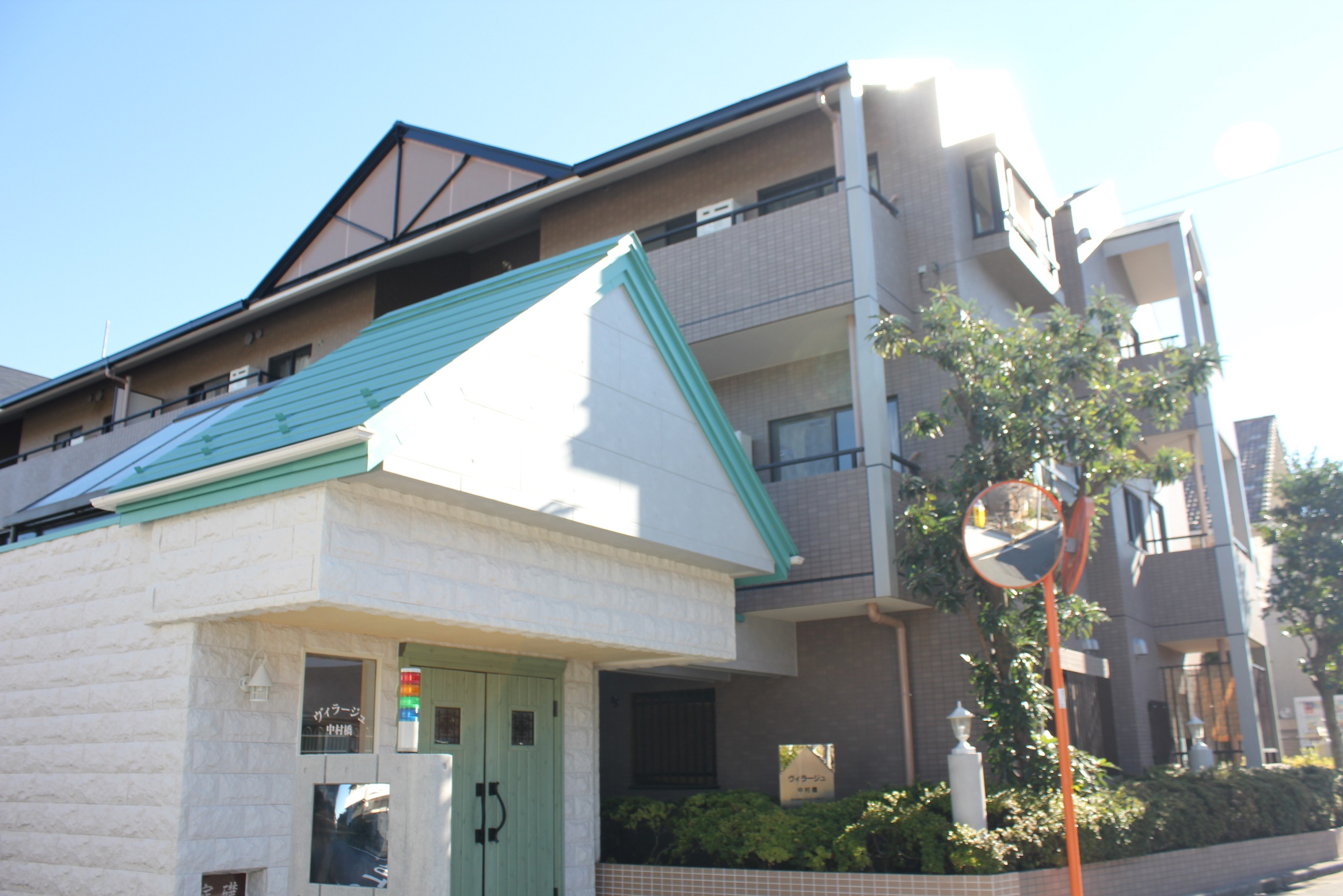 建物外観　鉄筋コンクリートのマンションです