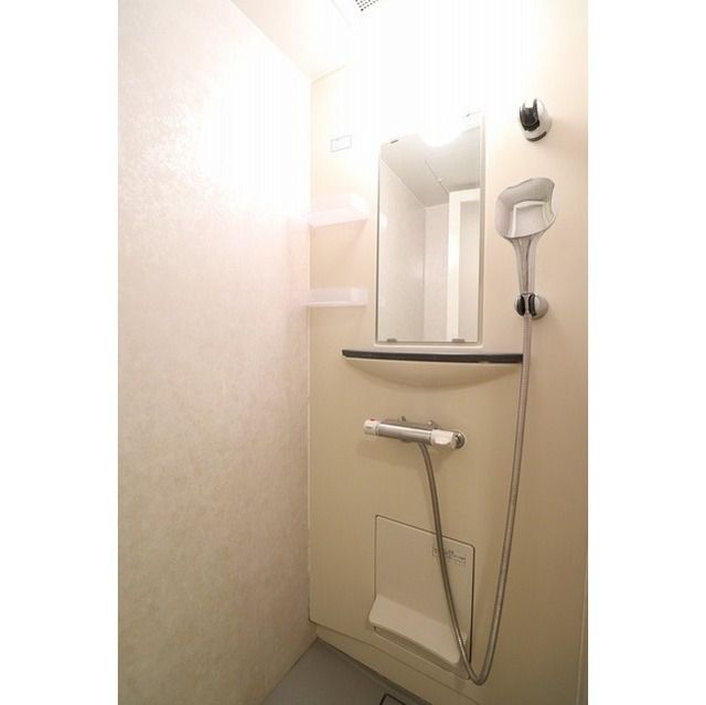 バス・シャワールーム　別部屋参考写真