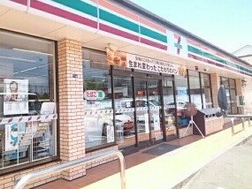 コンビニ　セブンイレブン（コンビニ）まで290m