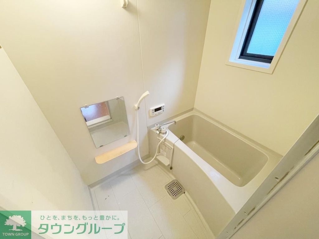 バス・シャワールーム　★追い焚き＆窓付き★