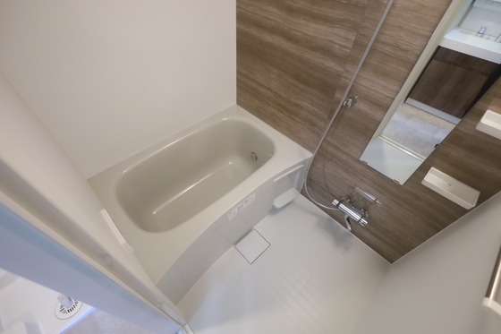 バス・シャワールーム　※別部屋の写真です