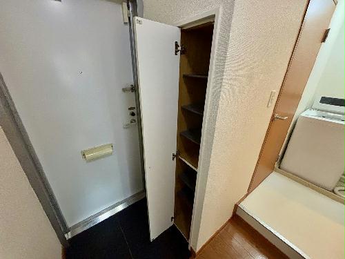 玄関　設備・仕様は号室により異なる為、現状を優先いたします。