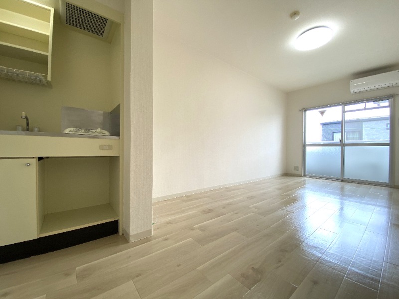 居室・リビング　明るいお部屋です