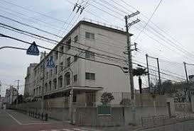 小学校　大阪市立玉造小学校（小学校）まで2318m