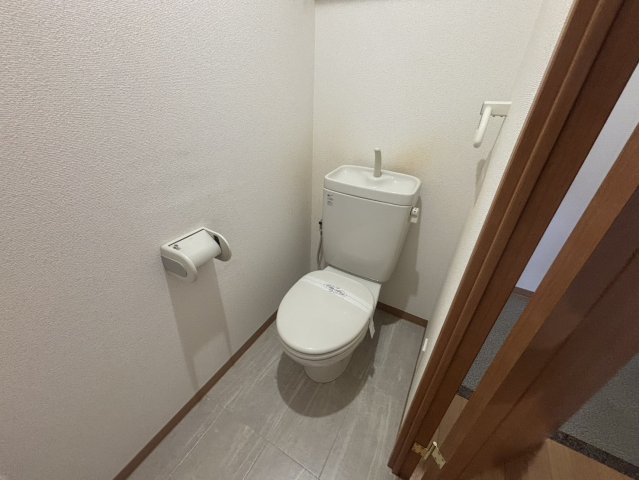 トイレ　※同施工会社のイメージ写真※
