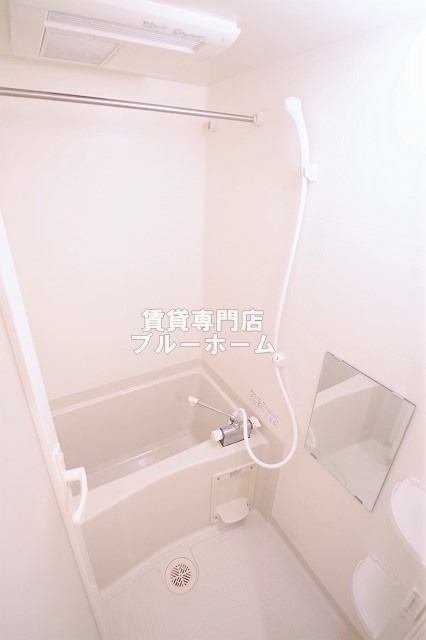 バス・シャワールーム　浴室乾燥機付きのお風呂です！