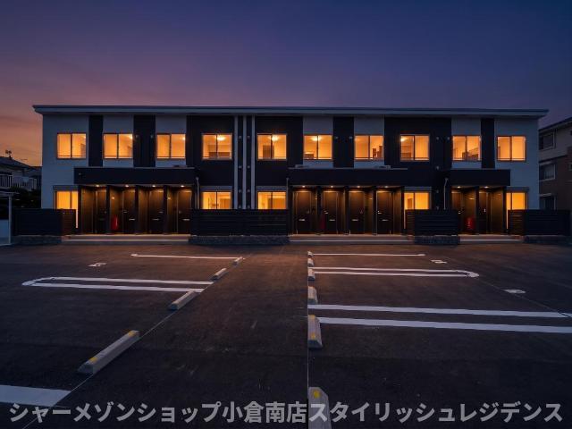 建物外観　外観写真（夜）