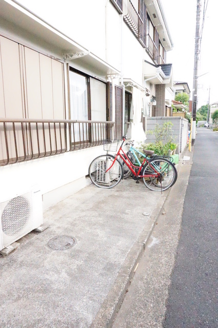 その他共有部分　自転車置き場あります☆