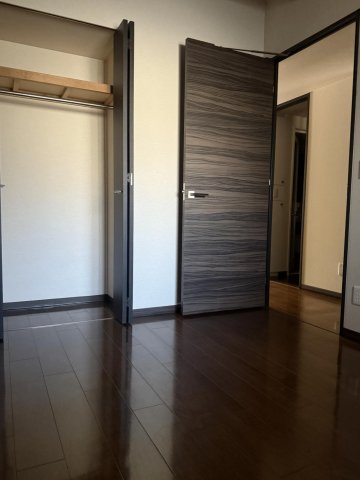 収納　洋室５畳