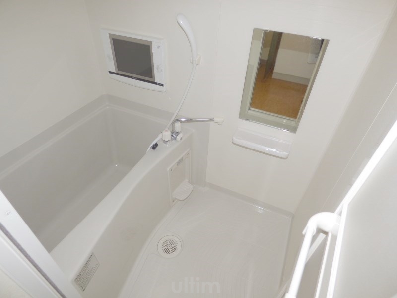 バス・シャワールーム　※同タイプの他のお部屋です