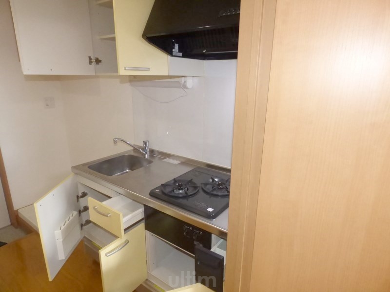キッチン　※同タイプの他のお部屋です