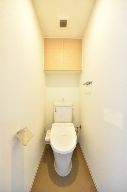 トイレ　別部屋反転写真