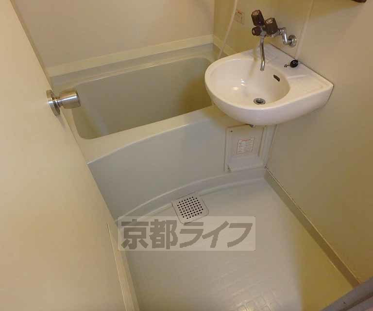 バス・シャワールーム　疲れを癒しましょう