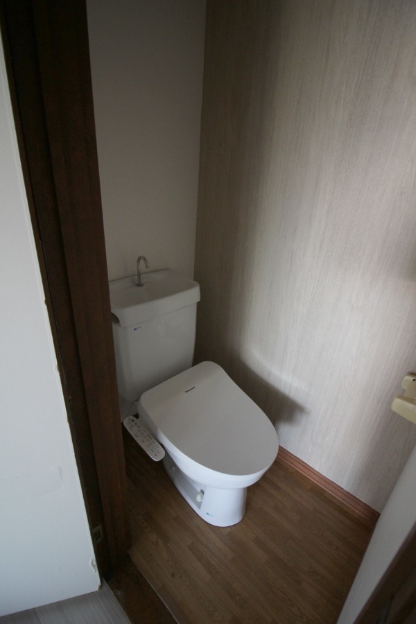 トイレ　トイレ温水洗浄便座