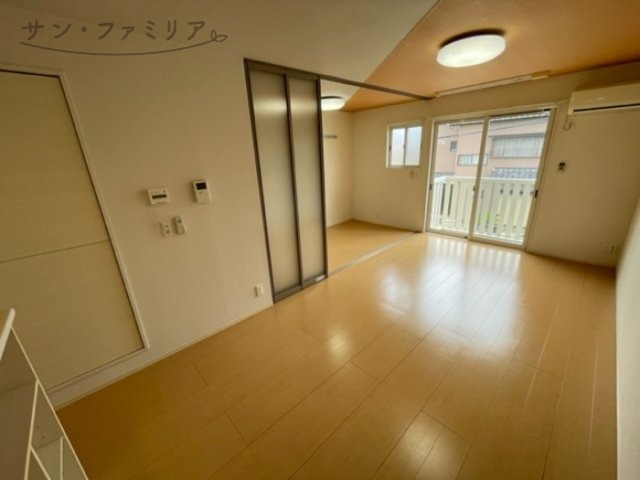 居室・リビング　同一物件別部屋写真