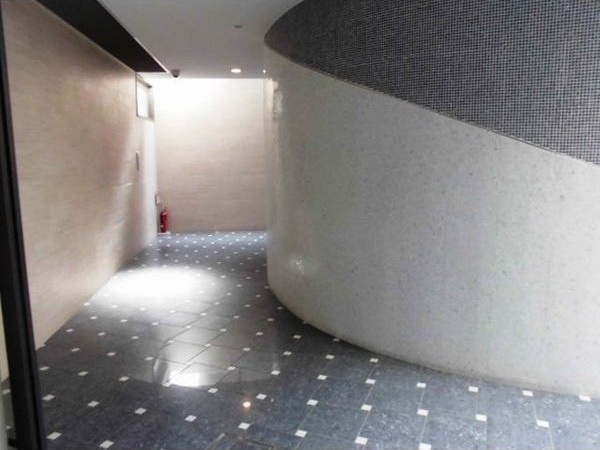 阪急宝塚線 中津駅 徒歩4分 8階建 築18年の外観写真