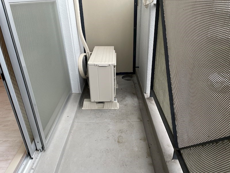 バルコニー　類似タイプ参考写真掲載。