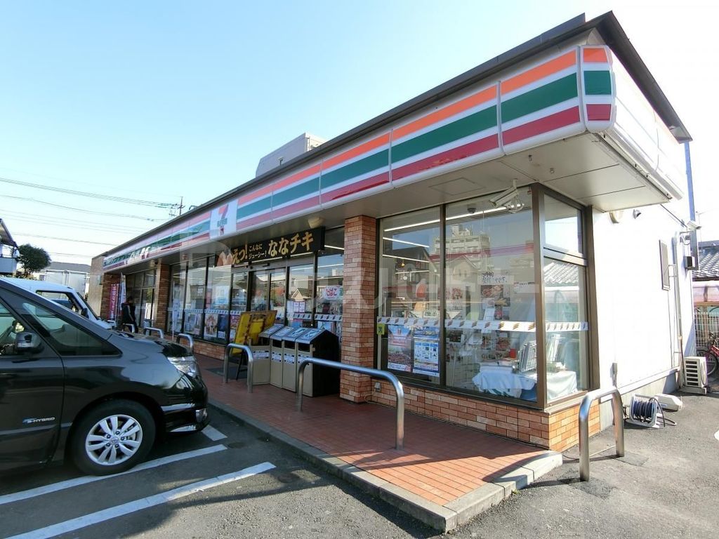 コンビニ　セブンイレブン吉川木売2丁目店（コンビニ）まで240m