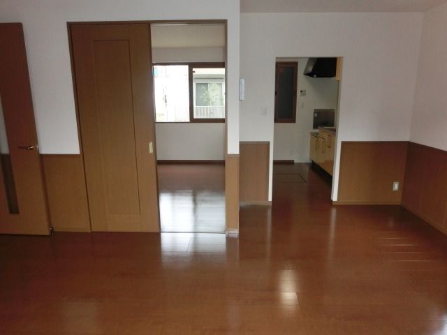 その他部屋・スペース　バルコニーから見た居室