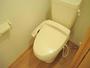 トイレ　うれしい温水洗浄便座、付いてます！