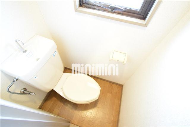 トイレ　窓があり綺麗なトイレです！