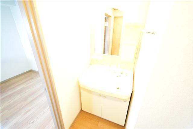 洗面設備　人気の独立洗面台です！