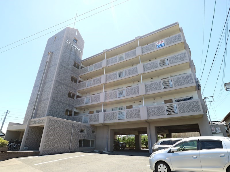 建物外観　オートロック付きマンション。