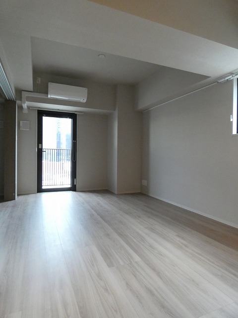 居室・リビング　内観1