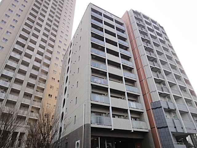 宝塚市武庫川町のマンションの建物外観