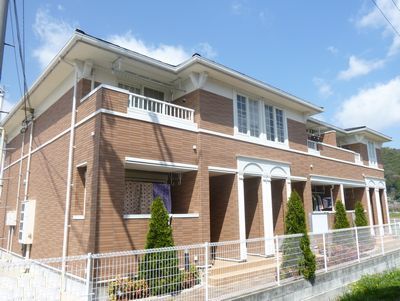 神崎郡市川町西川辺のアパートの建物外観