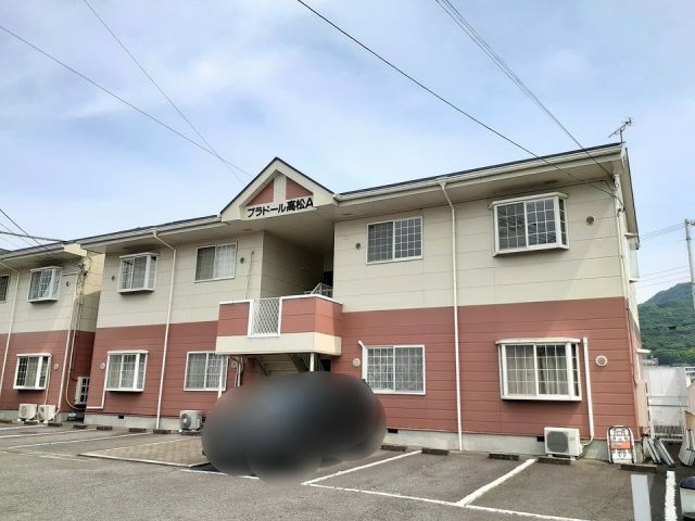 プラドール高松Ａの建物外観