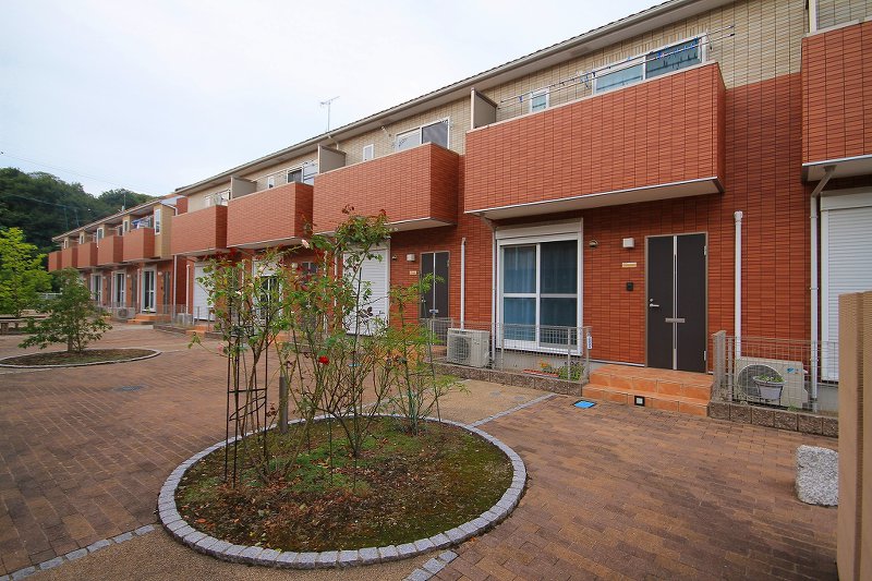 ＺＡＺ Ｇａｒｄｅｎ Ｖｉｌｌａｇｅ Ｃの建物外観