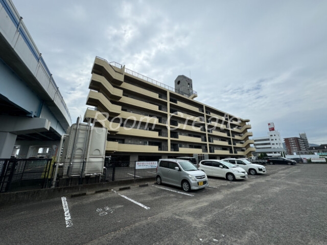 【徳島市南末広町のマンションの建物外観】