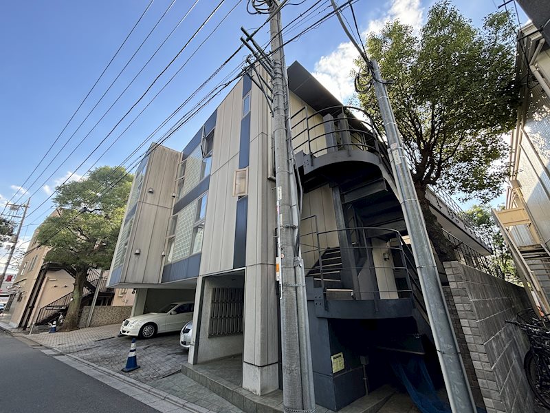 世田谷区上北沢のマンションの建物外観