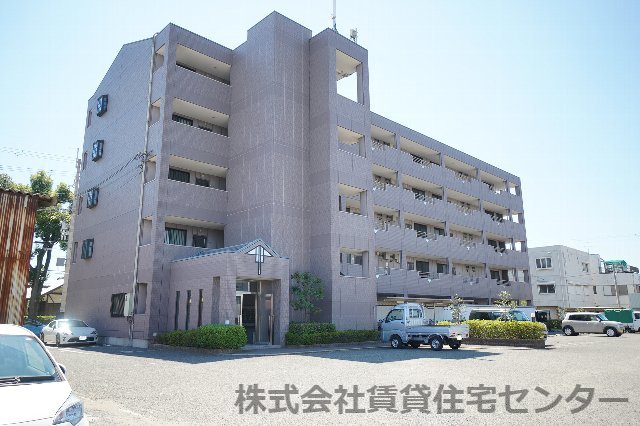 和歌山市松江北のマンションの建物外観