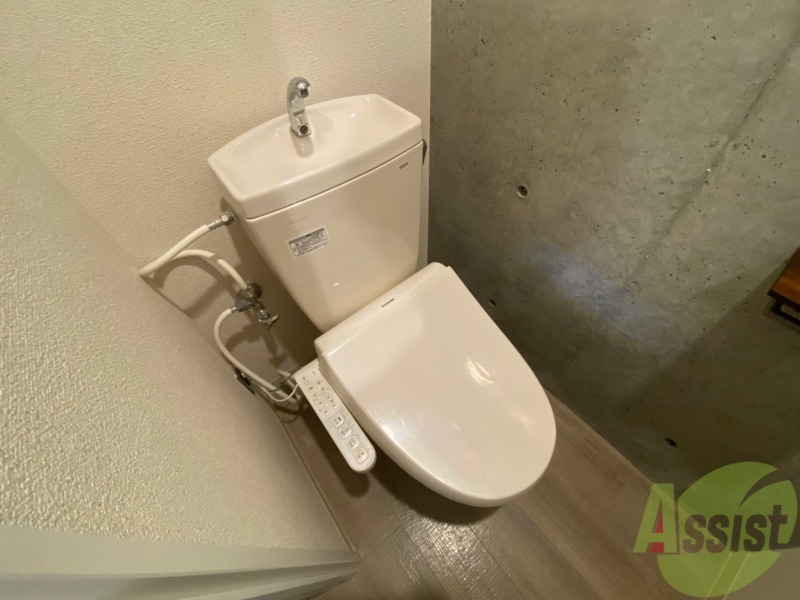 トイレ　ウォシュレット付きのトイレです。シャワートイレは日本の宝。