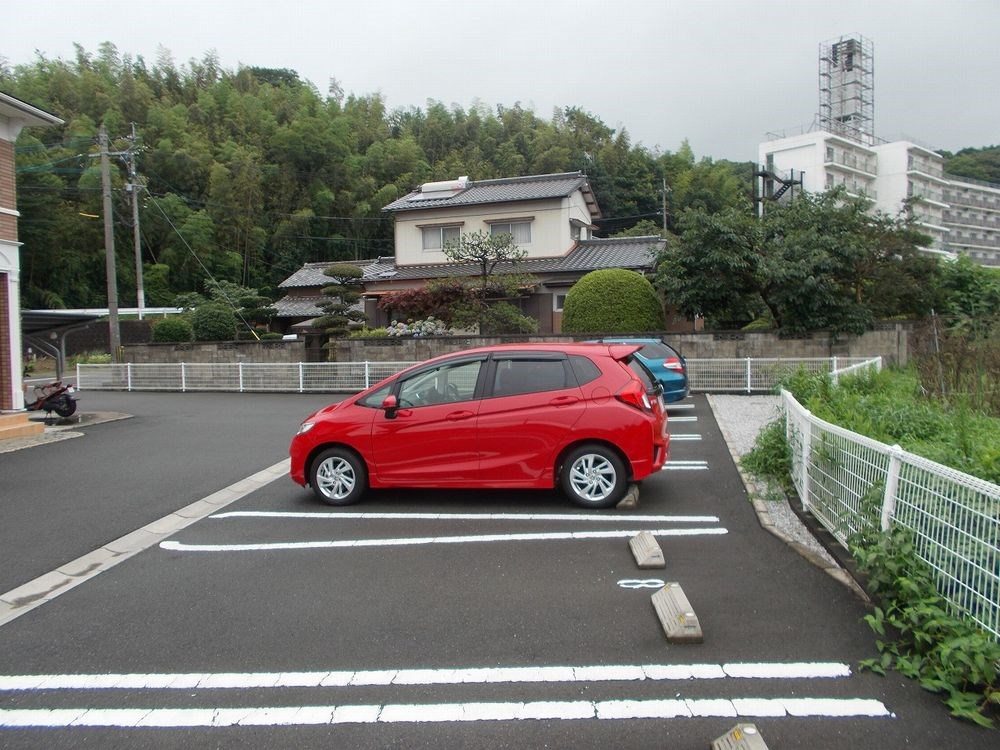 【遠賀郡岡垣町旭南のアパートの駐車場】