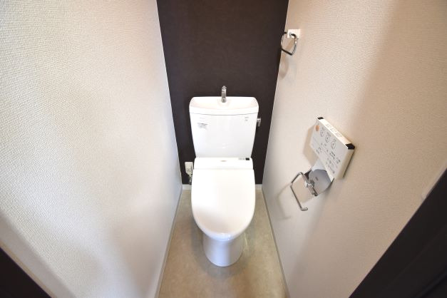 トイレ　温水洗浄暖房便座