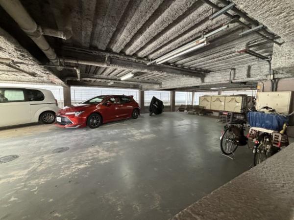 駐車場　敷地内駐車場！