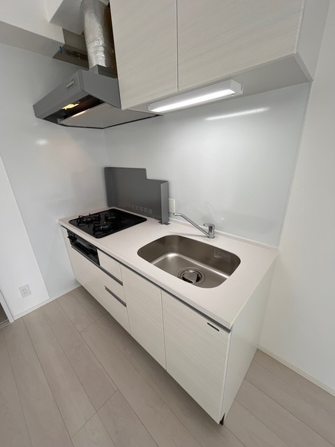 キッチン　３口ガスコンロ・グリル付