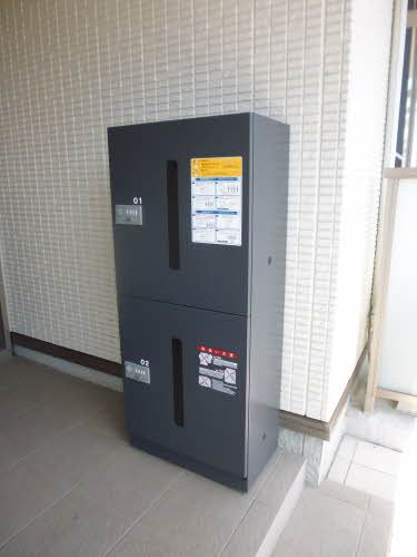 建物外観　宅配ボックス