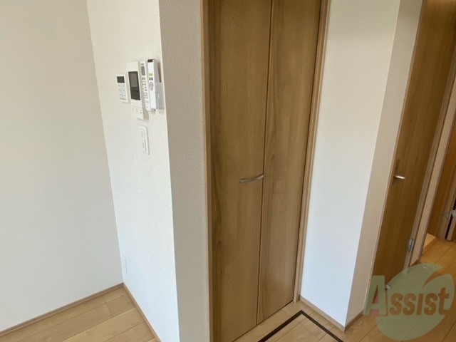 収納　クローゼットはキッチンの向かいに御座います