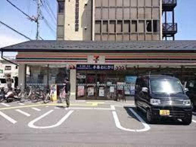 コンビニ　セブンイレブン京都西大路花屋町店（コンビニ）まで175m