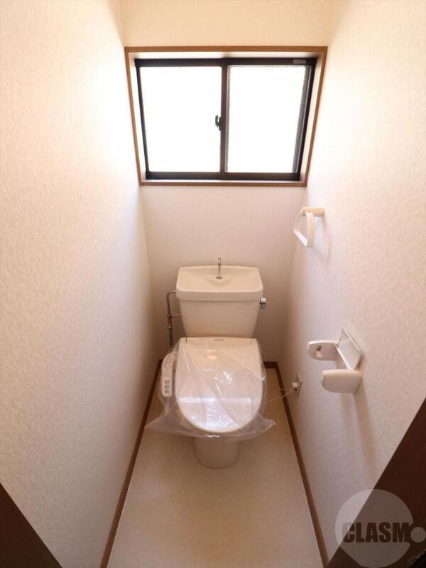 トイレ　ウォシュレット付き