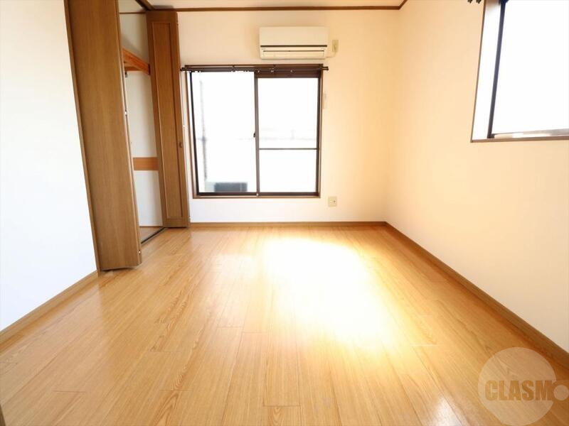 居室・リビング　６帖の洋室