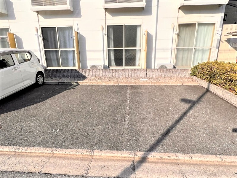 その他　駐車場は別料金となります。